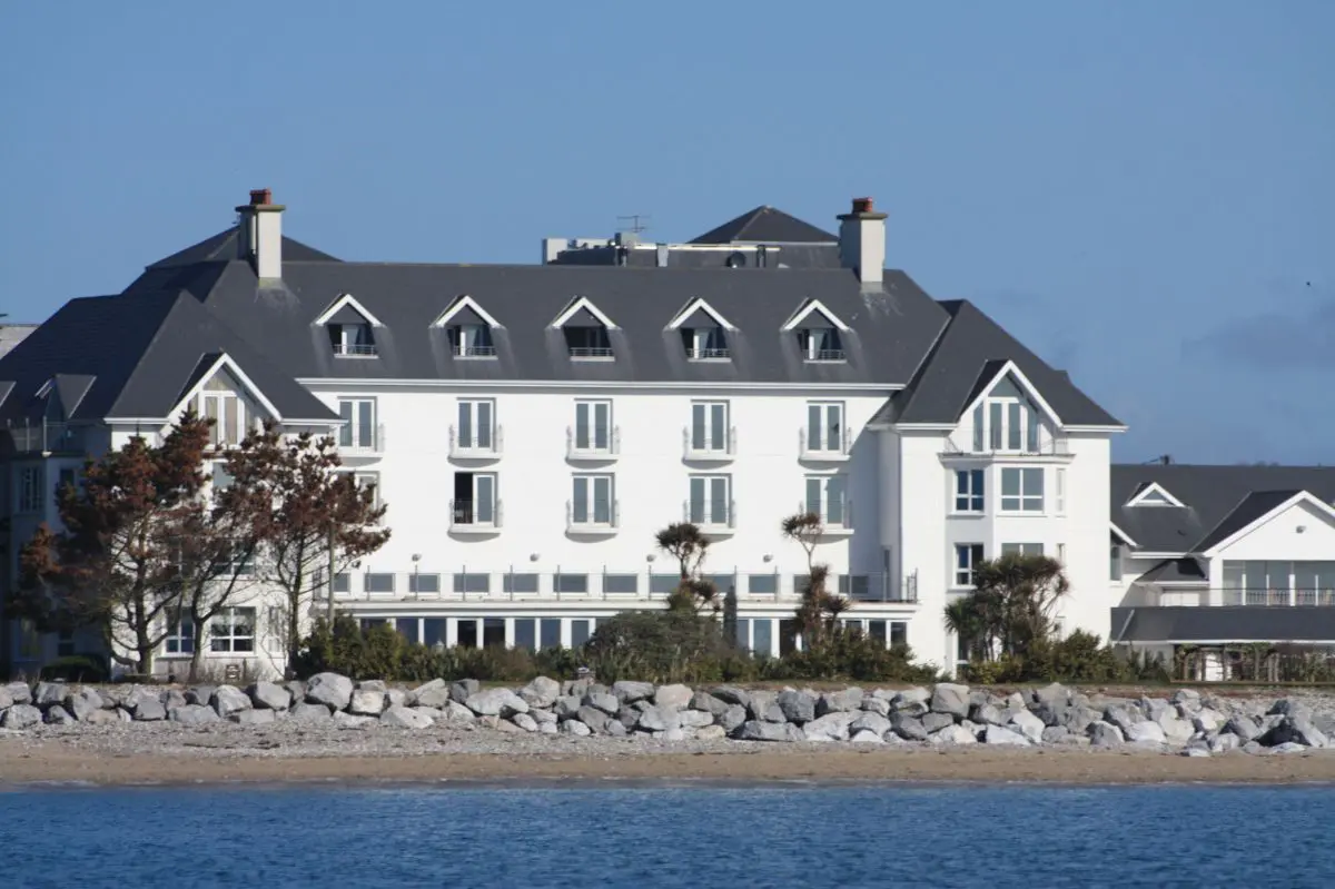 garryvoe-hotel-direkt-am-meer