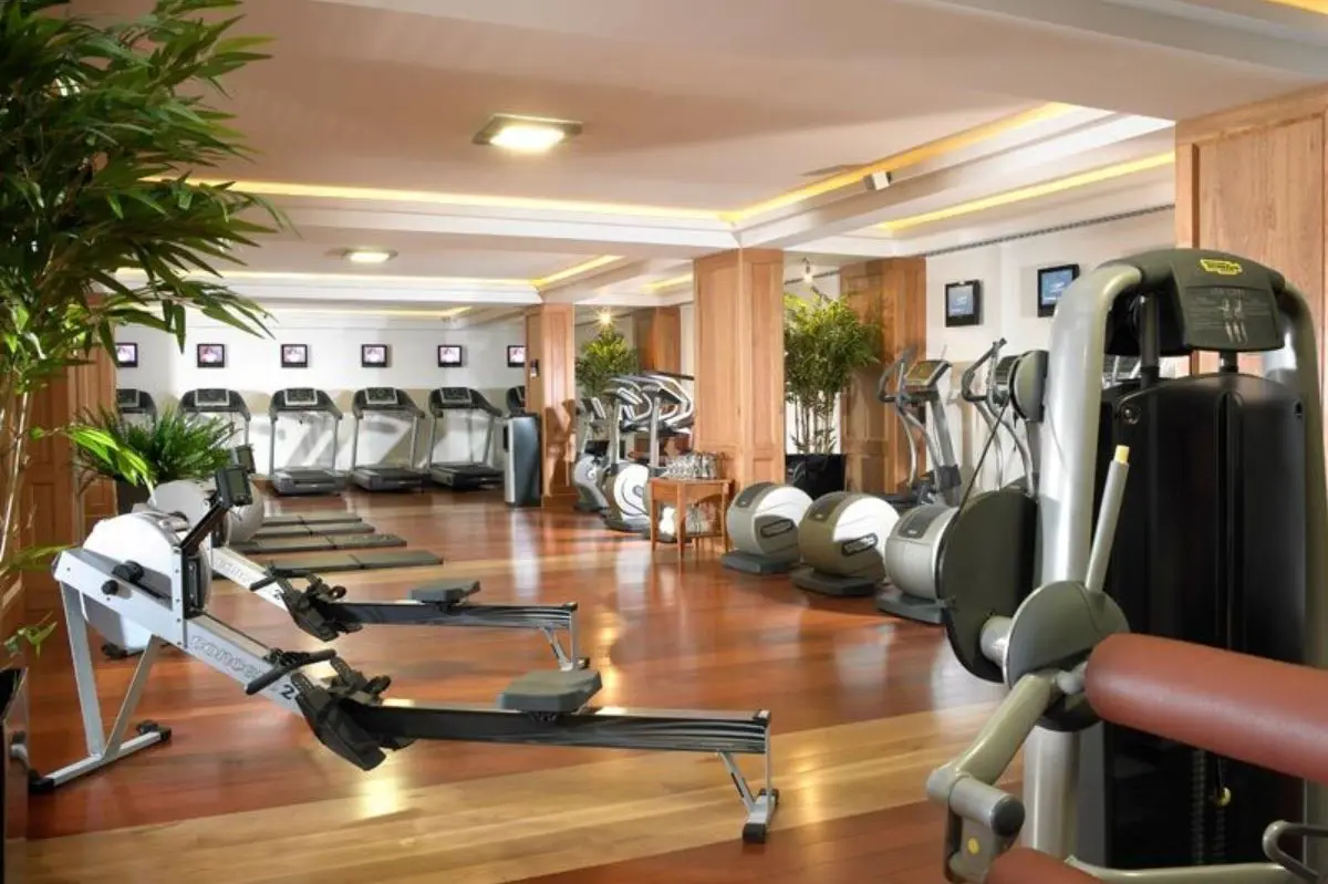 garryvoe-hotel-fitnessraum-mit-ausblick