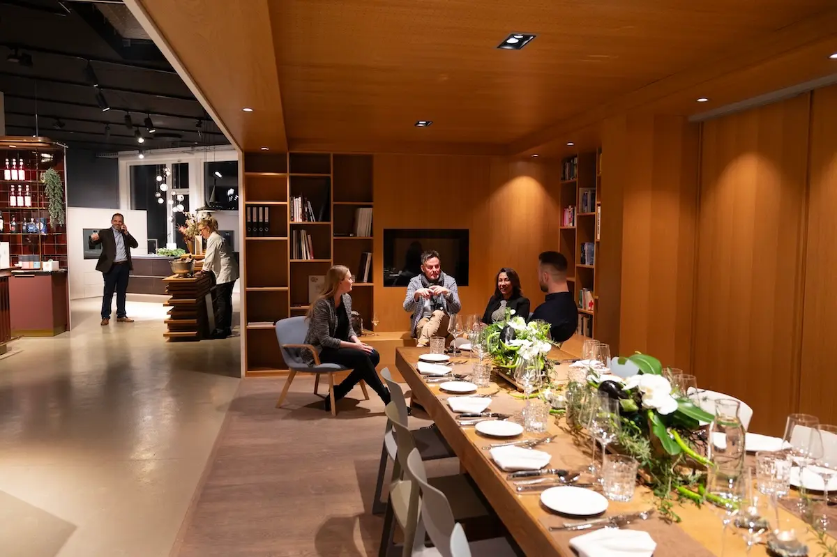 gemuetliche-runde-beim-chefs-table