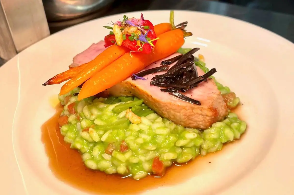 hauptgang-kalb-mit-risotto-und-glacierten-karotten